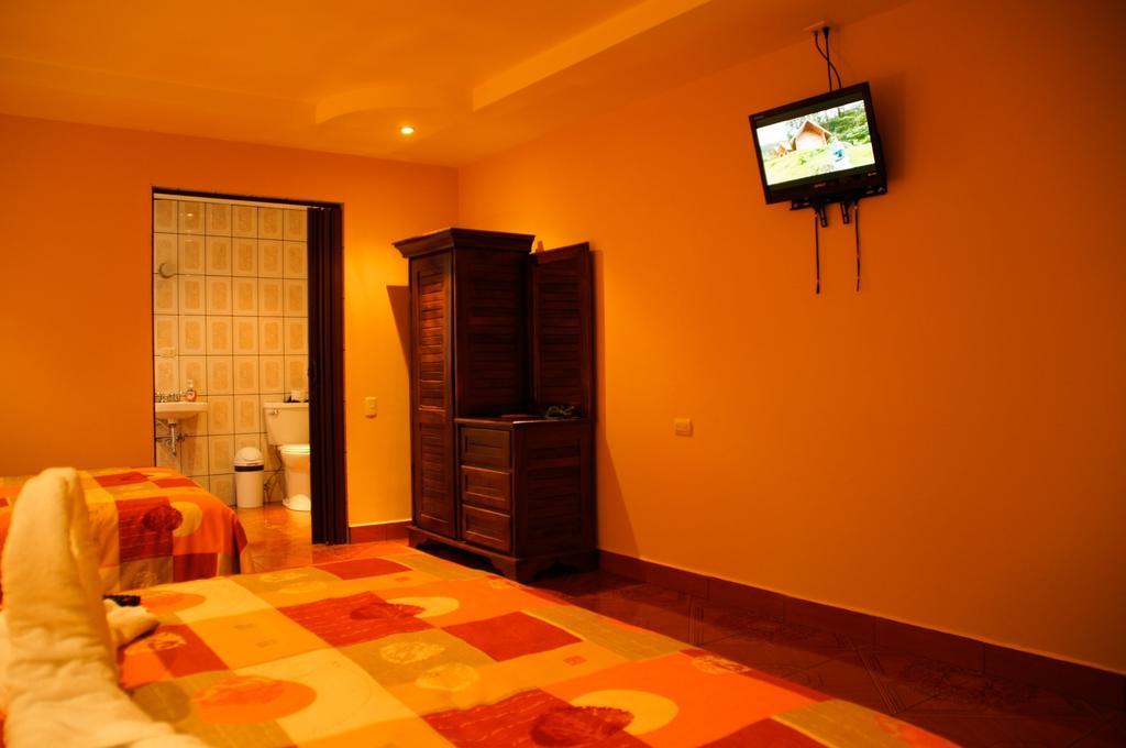 Hotel Las Brumas Картаго Номер фото